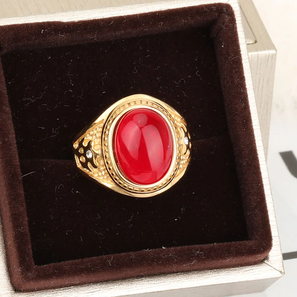 Retro Diamond Genuine Coral 18K Yellow Gold Cloud Design Cocktail Ring For  Sale at 1stDibs | gold coral ring designs