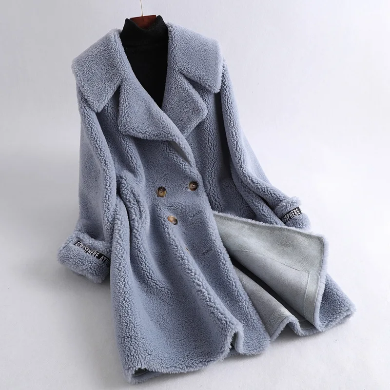 light blue Новинка, зимние Длинные Куртки из натуральной овечьей шерсти, женские утепленные пальто, Дамское свободное дизайнерское пальто из овечьего меха, шикарное пушистое пальто с плюшевым мишкой - Цвет: light blue