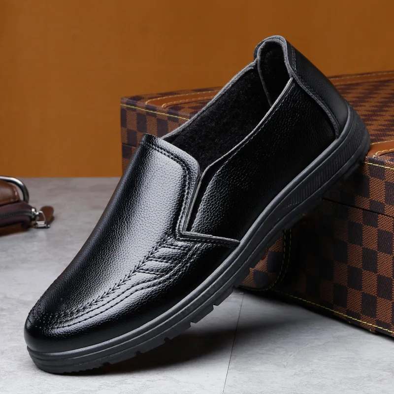 Fine Zero new men's shoes casual leather loafers slip-on shoes man youth light driving platform brogue shoes for men
