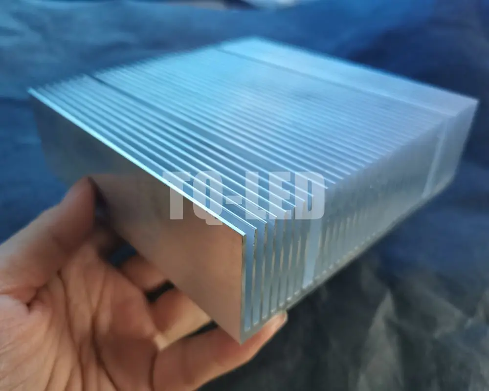 130*38*130mm High-Density Gear Power Amplifier Heat Sink LED Heatsink