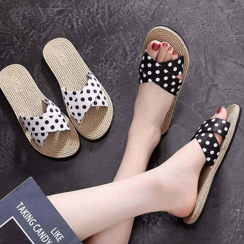 Women Fashion White Light Weight Anti Skid Summer Slippers Lady Classic