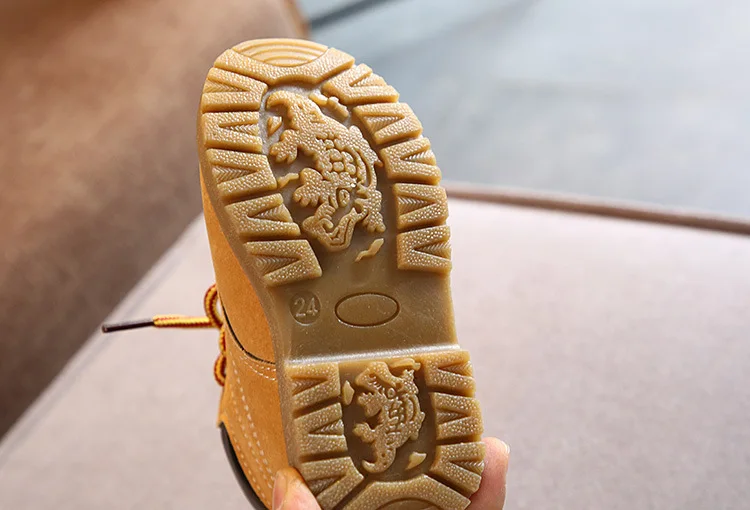 Children Casual Shoes Autumn Winter Martin Boots Boys Shoes Fashion Leather Soft Antislip Girls Boots Sport Running Shoes
