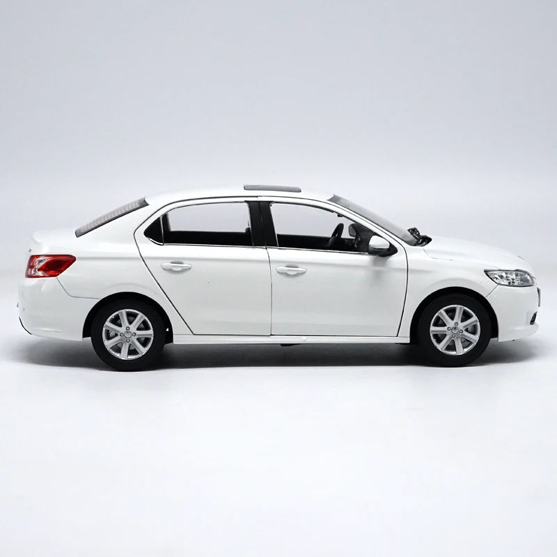 1:18 PEUGEOT 301 литая под давлением Модель автомобиля игрушки Металлическая Модель автомобиля оригинальная коробка