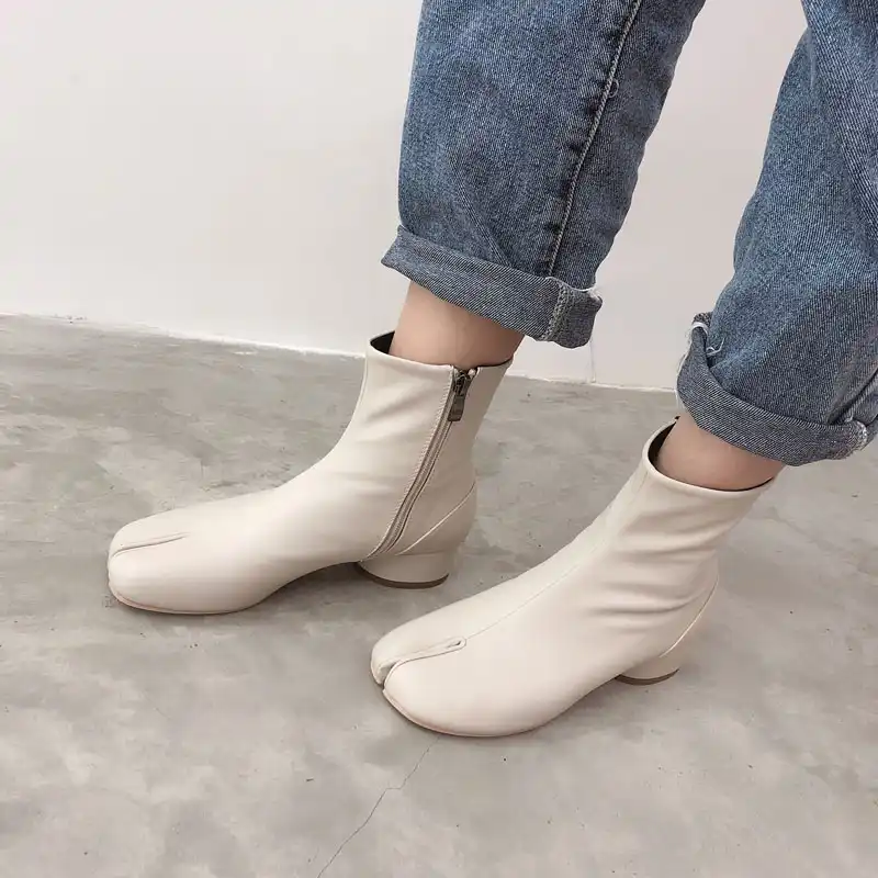tabi sock boots