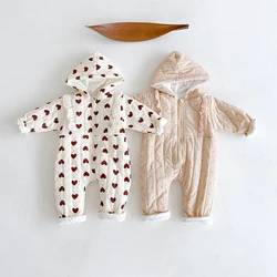 Combinaisons d'hiver en coton pour filles, joli motif de cœur, barboteuse chaude pour bébés et nourrissons, vêtements pour enfants, 2021 