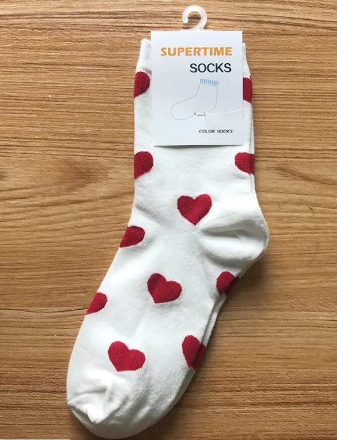 8023 white red Женские хлопковые полосатые носки, модные зимние носки, корейские забавные носки с принтом сердца, европейские и американские пушистые счастливые носки 8023 - Цвет: 8023 white red