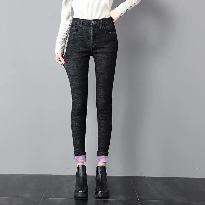 GUUZYUVIZ Velvet Jeans Woman Plus Size Denim Pencil Pants Ladies High Waist Winter Vintage Casual Jean Femme Vaqueros Mujer - Цвет: Black