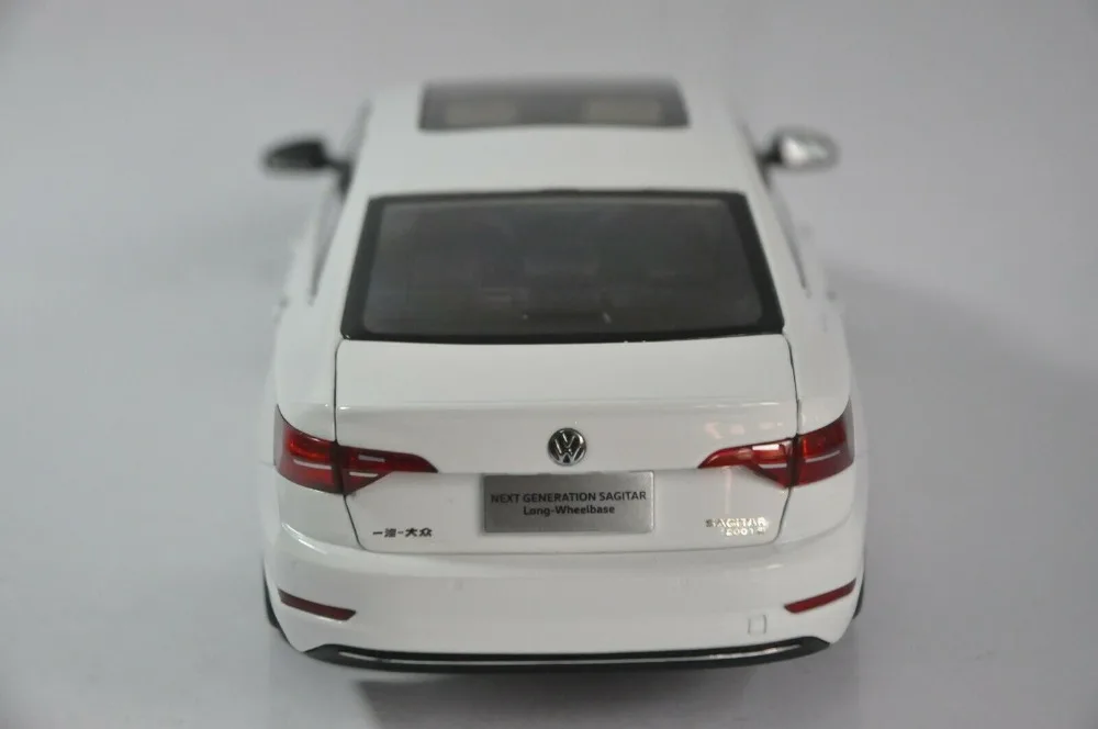 1:18 литая под давлением модель для Volkswagen VW Sagitar Jetta Длинная колесная база белый сплав игрушечный автомобиль миниатюрная Коллекция подарков