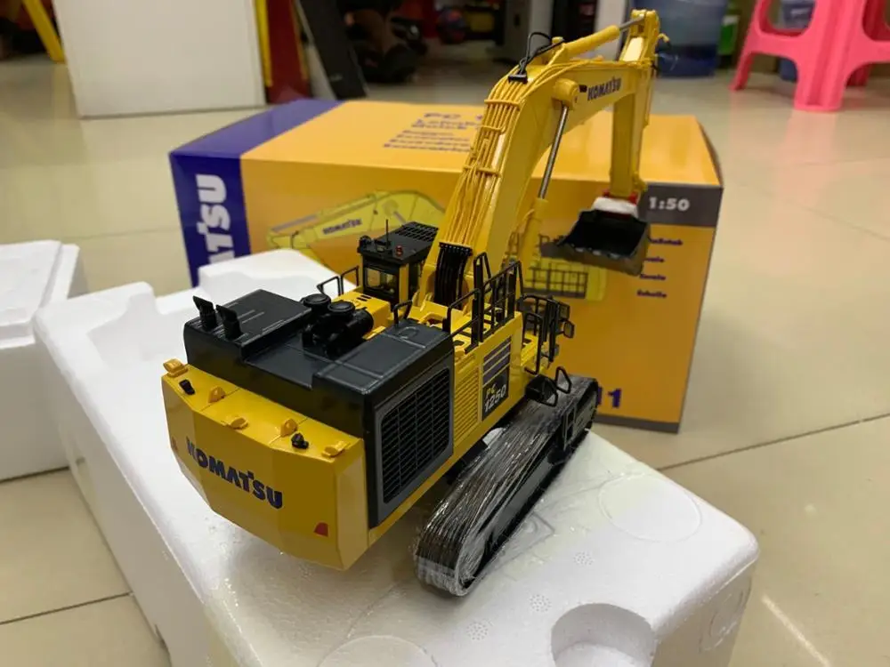 NZG 9992 Komatsu PC1250 11 экскаватор для демонтажа 1:50 Масштаб литья под давлением новая