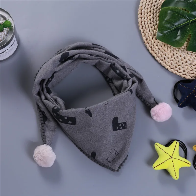 AC051Dark-gray Шарф с помпоном для детей, детские хлопковые теплые зимние шарфы с треугольными принтами, шарфы для девочек с круглым вырезом, шейный платок с милым рисунком - Цвет: AC051Dark-gray