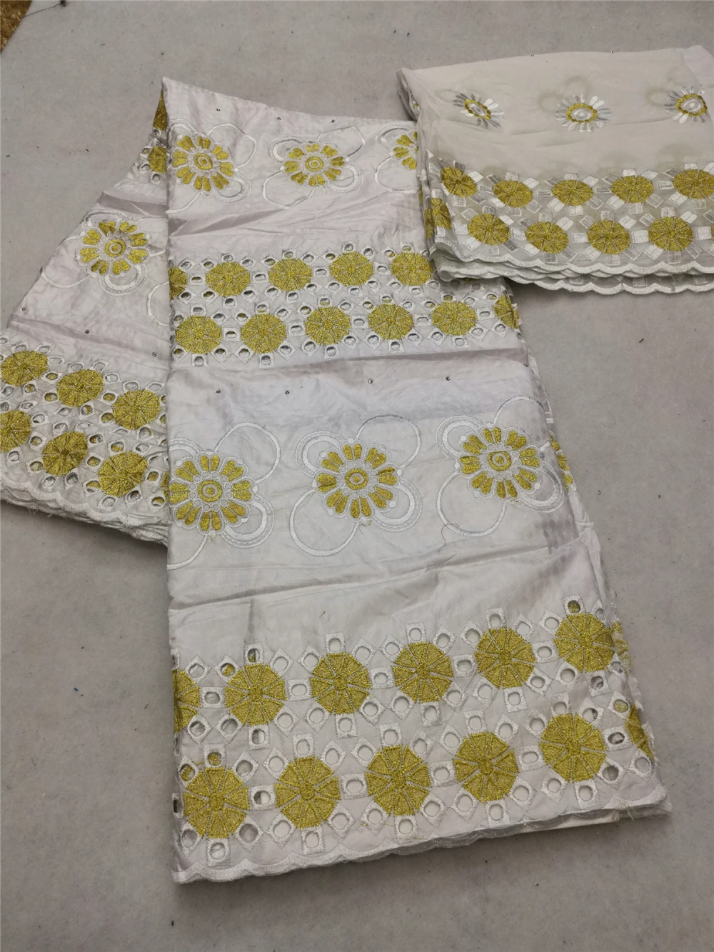 

White Beaded Bazin Riche Getzner Lace 2019 Good Quality African Embroidery Fabric For Wedding Evening Dress Basin Laces
