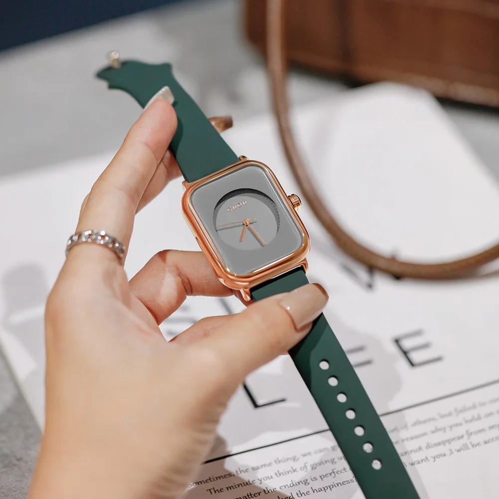 Women's Watch New Jelly Design Small Square Watch Simple And Fashionable Silicone Strap Ladies Watch