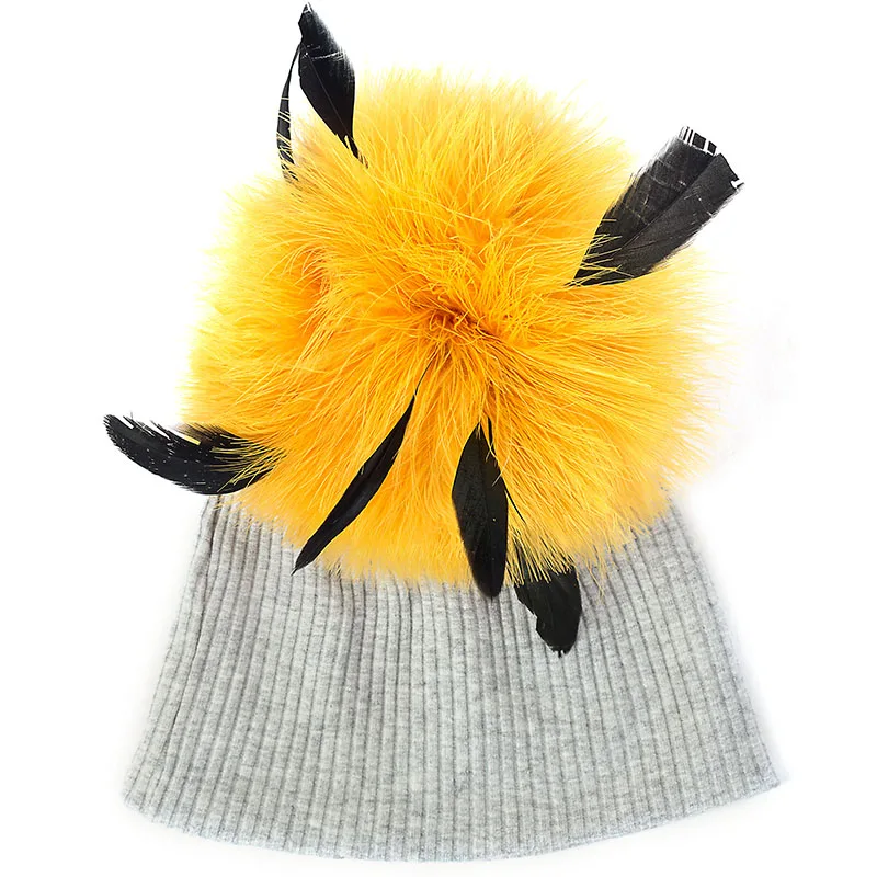 light gray yellow Милая детская шапка в рубчик, мягкая шапка с 15 см, страусиное меховое помпон, милая детская зимняя теплая шапочка, шапки унисекс с черепом - Цвет: light gray yellow