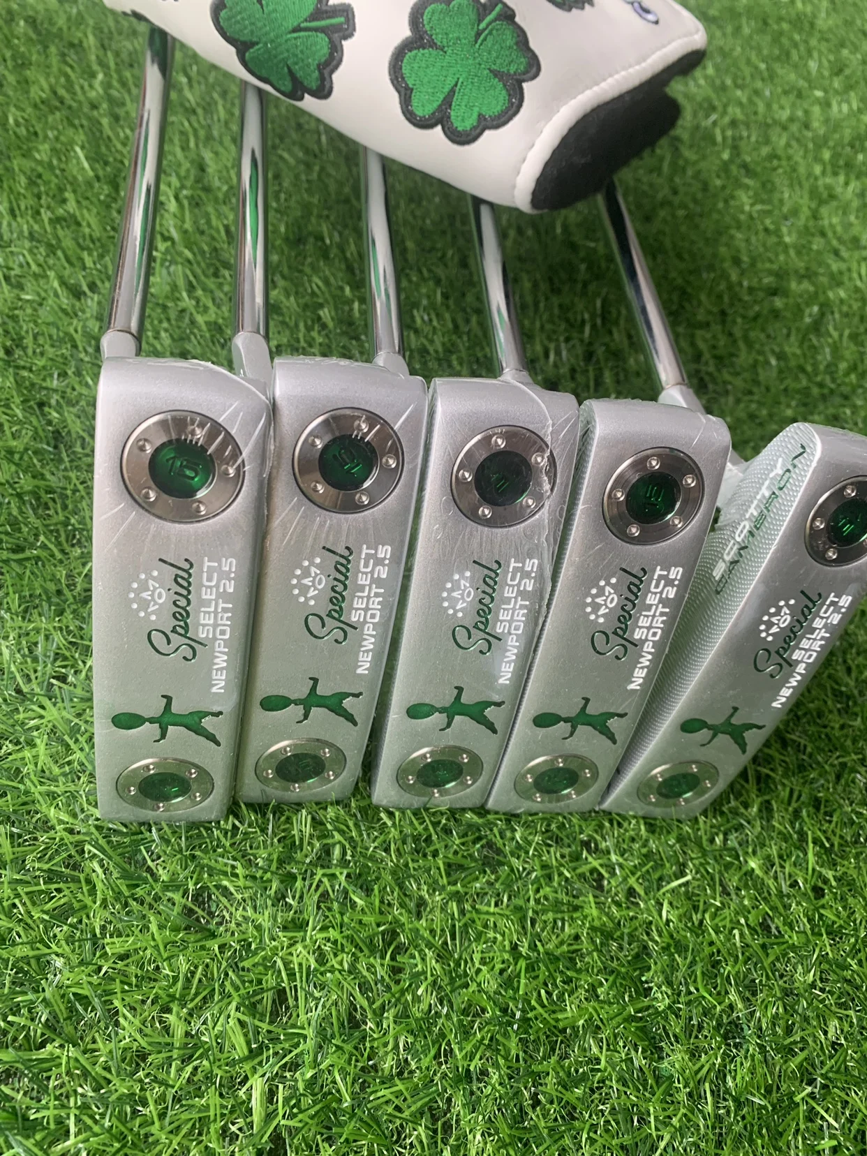 

New SCOTTY Select Newport 2.5 Humanoid Pattern CAMERON 32/33/34/35 Inches Golf Putter Golf Clubs for Right Hands