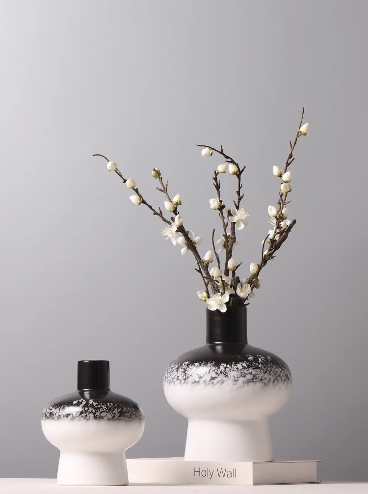 陶器製 花器 黒色と灰色のグラデーション 陶器製 花器 黒色と灰色のグラデーション