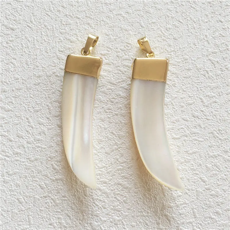 FUWO Handcrafted Natural Shell Ox Horn Pendant Necklace Stylish Gold Color Plated Jewelry For Earrings Making PD607 5Pieces/Lot