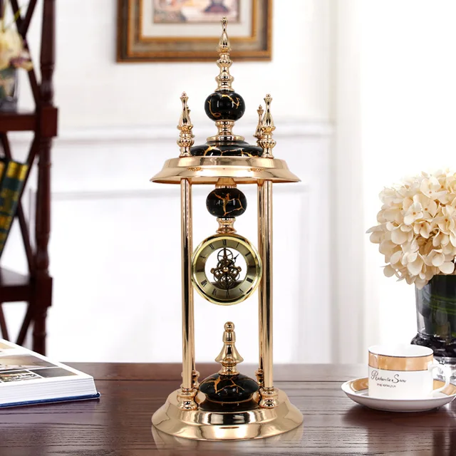 2020 New Light Luxury American Table Clock: A Timeless Addition to Your Living Room