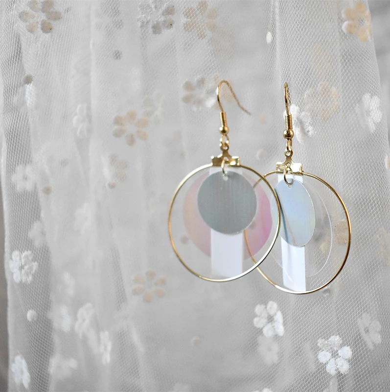 

When acceptable sensitivity to the fresh summer fairy geometric contracted sparkling sequins and elegant earrings show face whit