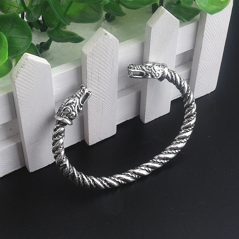 

Hand-opening Viking Bracelets Wolf Head Open Bracelet Bracelet Retro Men's Faucet Bracelet Best Jewelry Gift