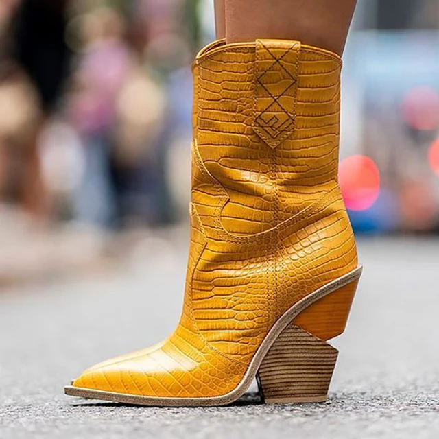 Botas de pitón cuñas amarillas para mujer, zapatos de moda con punta puntiaguda de media Botines de tacón alto de gran tamaño, e Invierno _ AliExpress Mobile