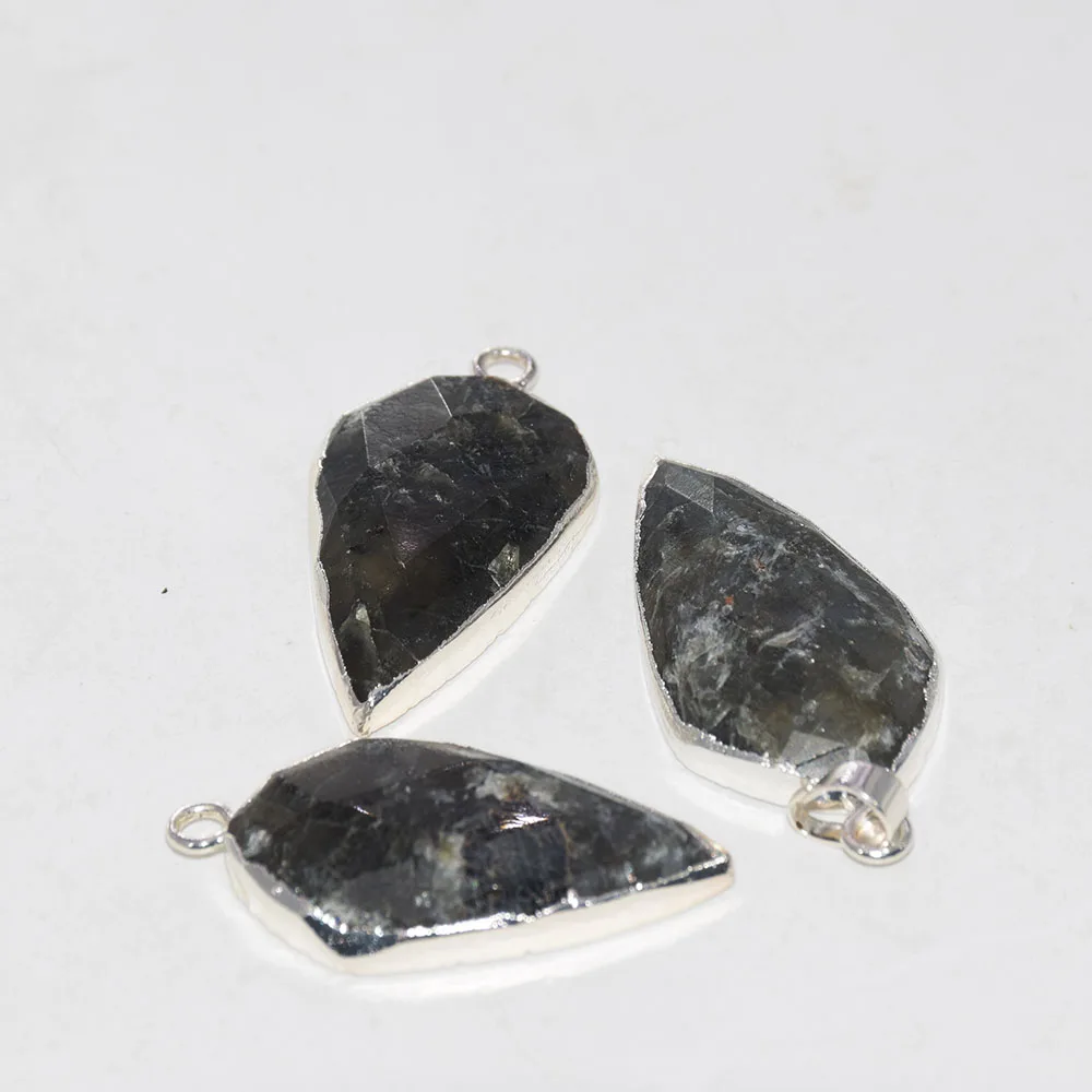 

Fashion Jewelry Natural Labradorite Point Pendant Jewelry making 2020 Water drop flash gem stone pendant for women as gifts