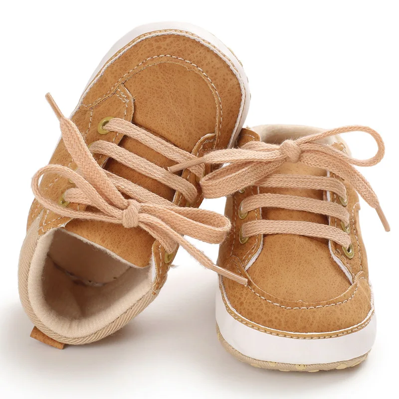 Новинка; сезон весна-осень; модная обувь для маленьких мальчиков 0-1 лет с высоким берцем и ремешком на мягкой подошве; нескользящая обувь для малышей