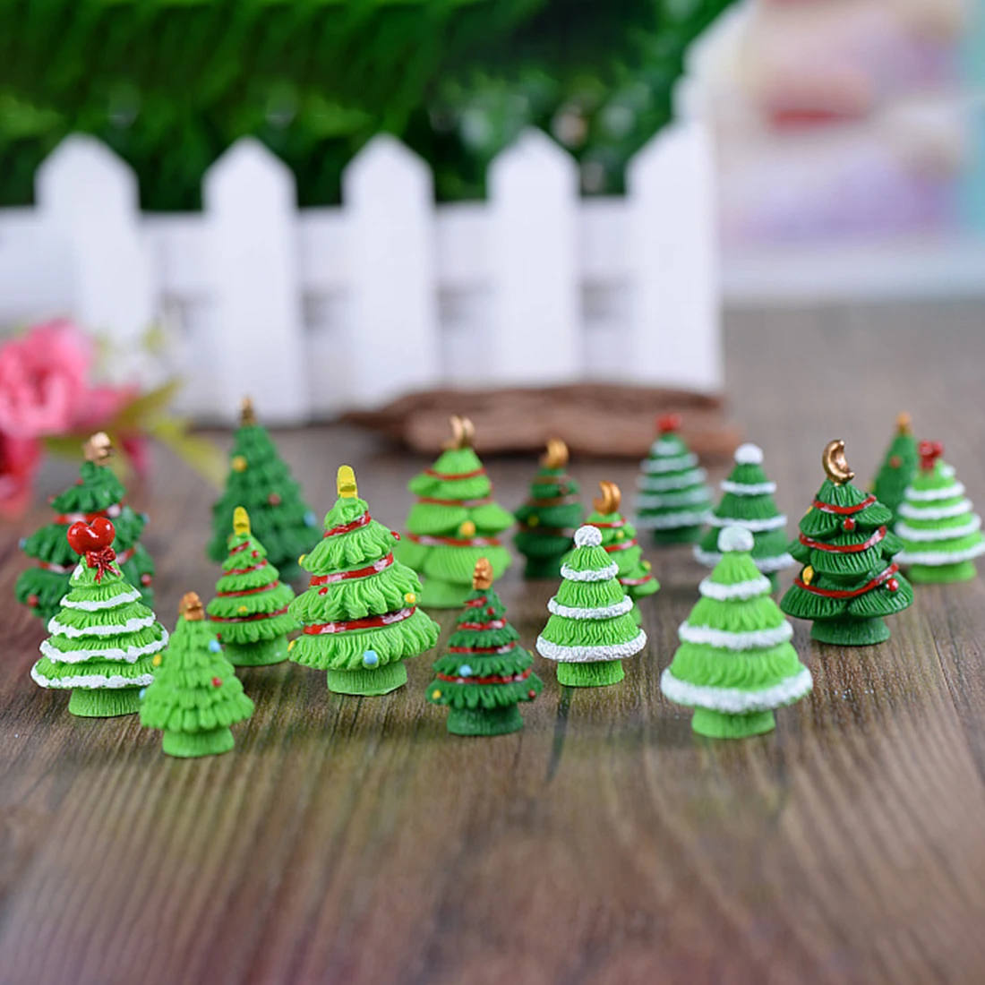 100Pcs 2.8/4cm Large Size Sand Table Micro Landscape Christmas Tree Model - Light Green/Dark Green 