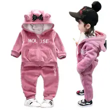 Зимняя одежда для маленьких девочек, комплекты с рисунком мышки Минни Повседневное с буквенным рисунком и бантами с капюшоном бархатная Детские спортивные костюмы одежда Для детей 1, 2, 3, 4 лет