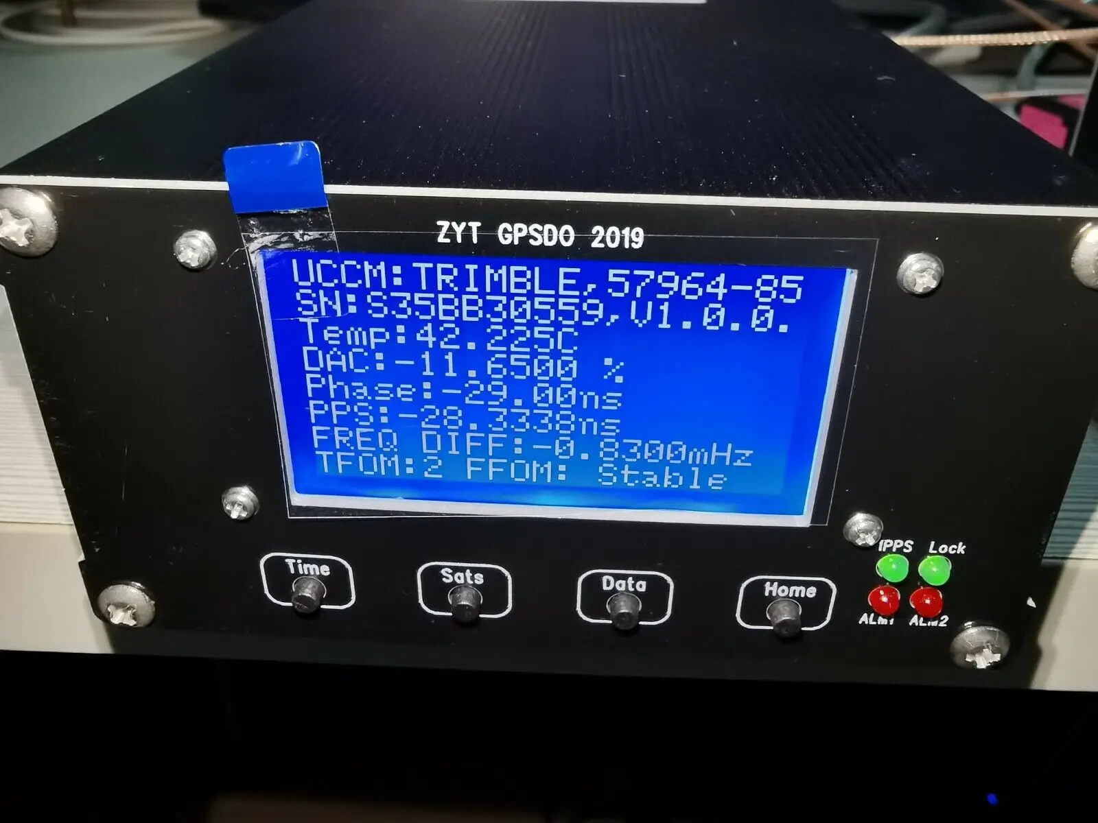 Upgraded version ZYT-GPSDO-1 Trimble LCD 10MHz 1PPS OCXO GPS Disciplined Oscillator communications antennas Communications Antennas