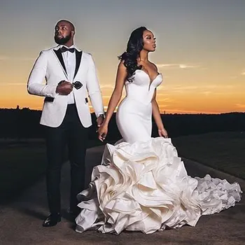 

Latest Coat Pants Design White Suits Men Wedding Terno Masculino Costume Homme Peaked Lapel Groomsmen Tuxedos Man Attires 2Piece