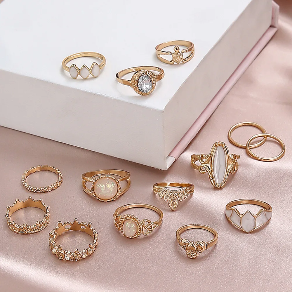 2021 Trendy Fashion New Jewelry Imitation Amber Jewelry Retro Inlaid Diamond Carved Starry Sky Gem Set Ring Holiday Gift