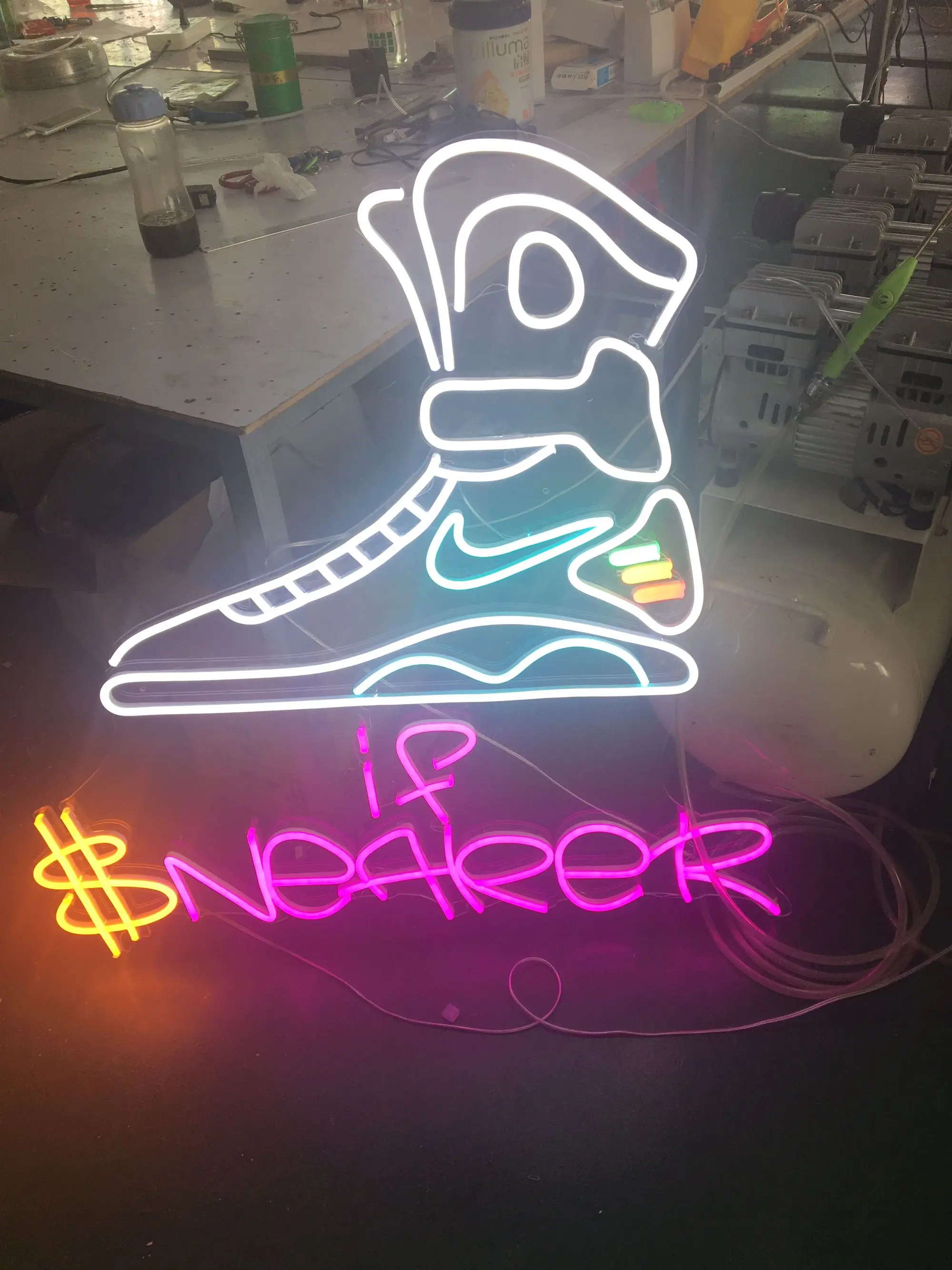 Светодиодная неоновая вывеска на заказ | Освещение
