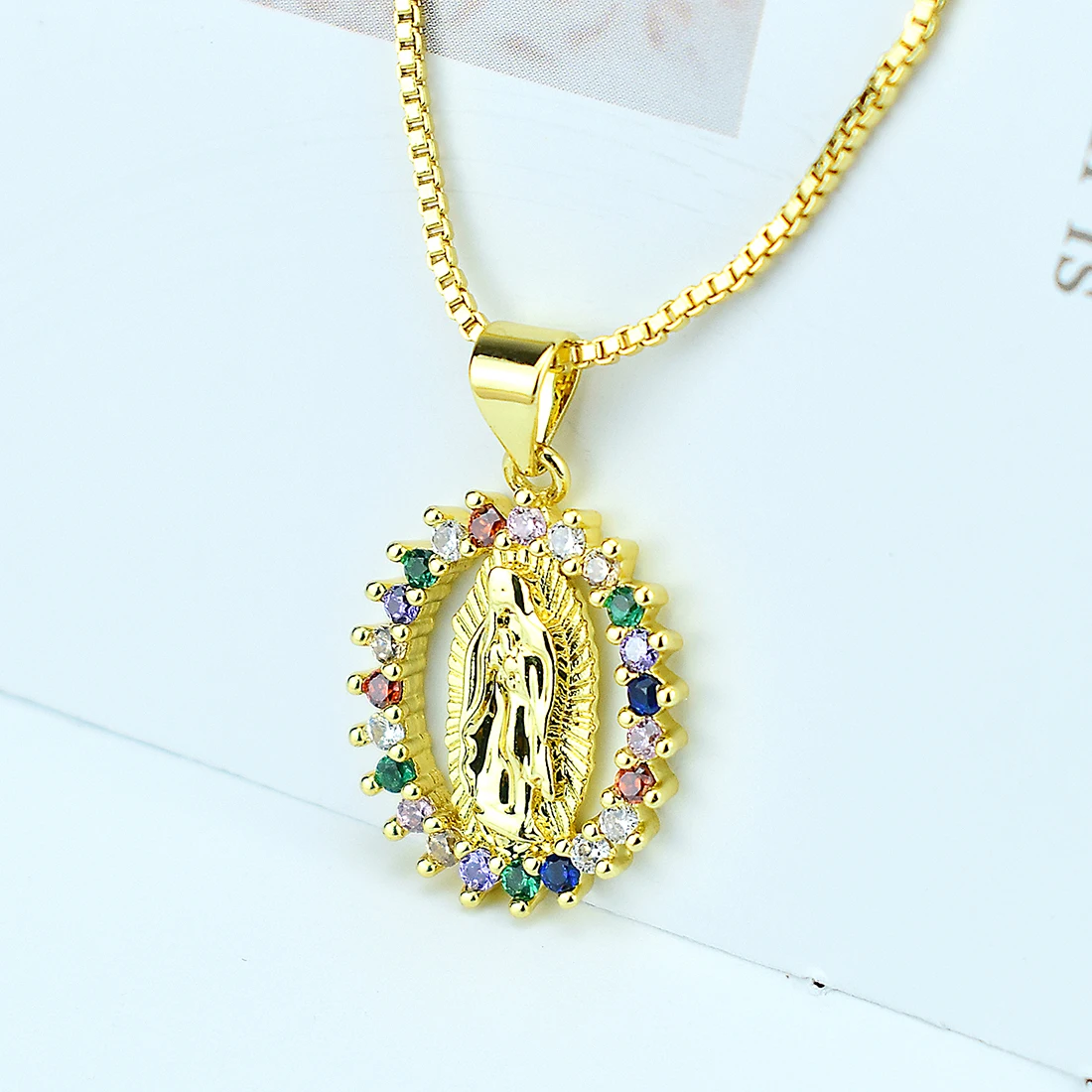Женская подвеска в форме медальона Vermeil Virgin Mary изящная круглой формы с фианитами |