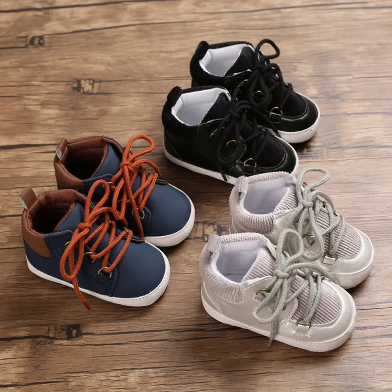 2019 мягкая обувь из искусственной кожи с подошвой для малышей; осенние модные Нескользящие кроссовки в стиле пэчворк для маленьких