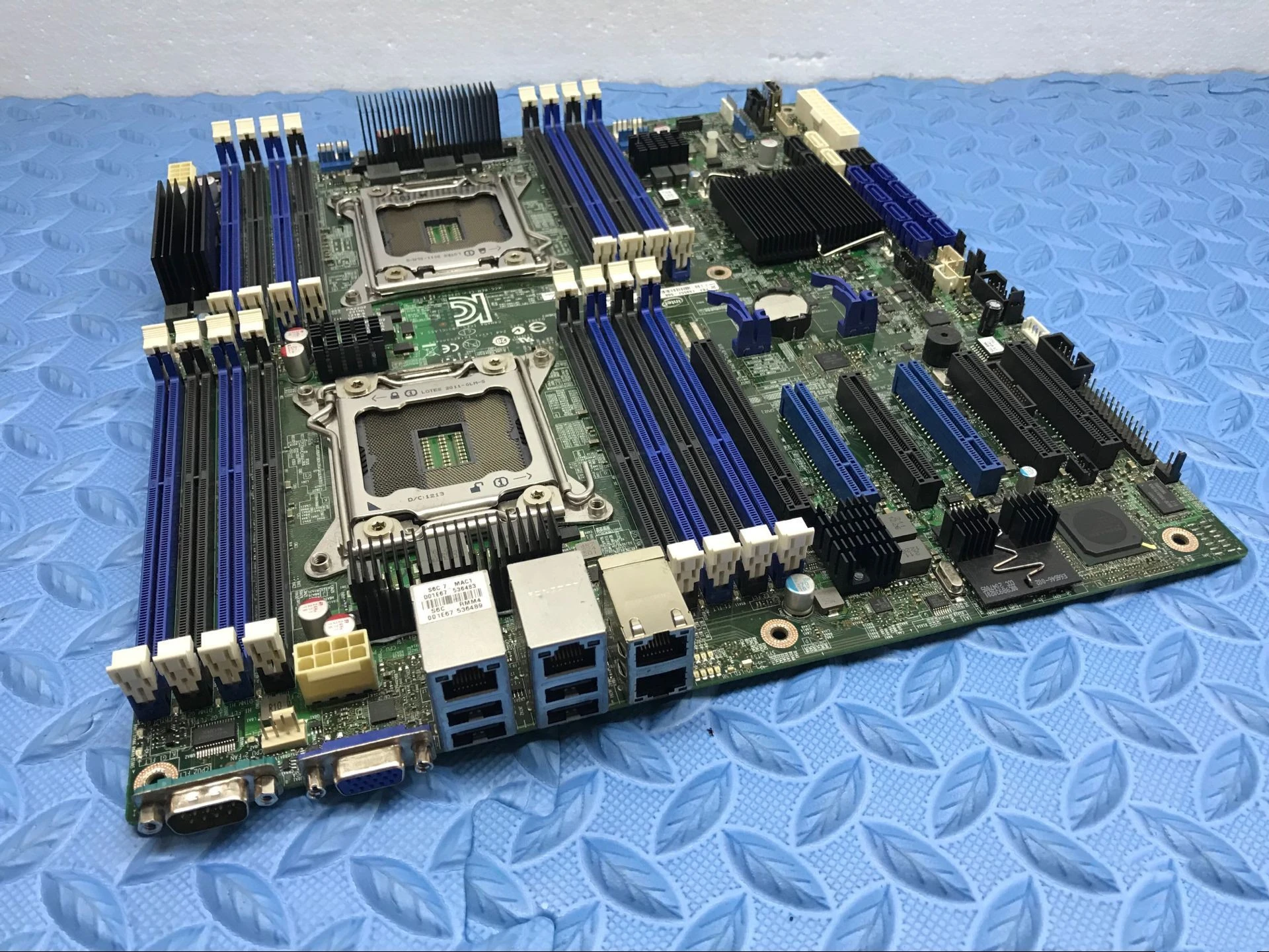 爆売り！】 インテル サーバーボード S2600CP PCパーツ - abacus-rh.com