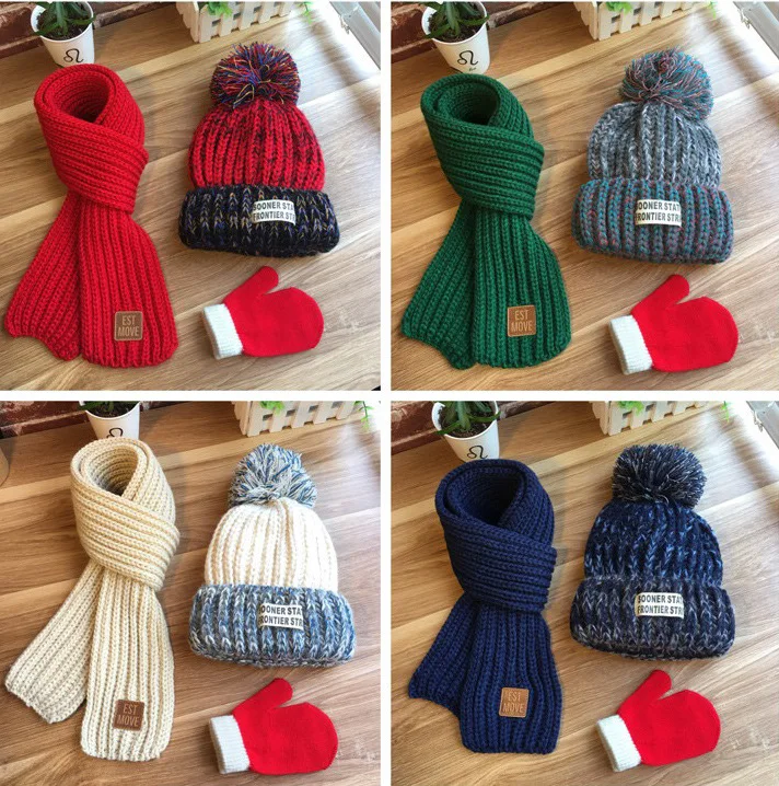 

Autumn and Winter 2~3 Year Old Children Hat Kindergarten Scarf Three-piece Suit of Gloves The Boy Girl The Baby To Keep Warm
