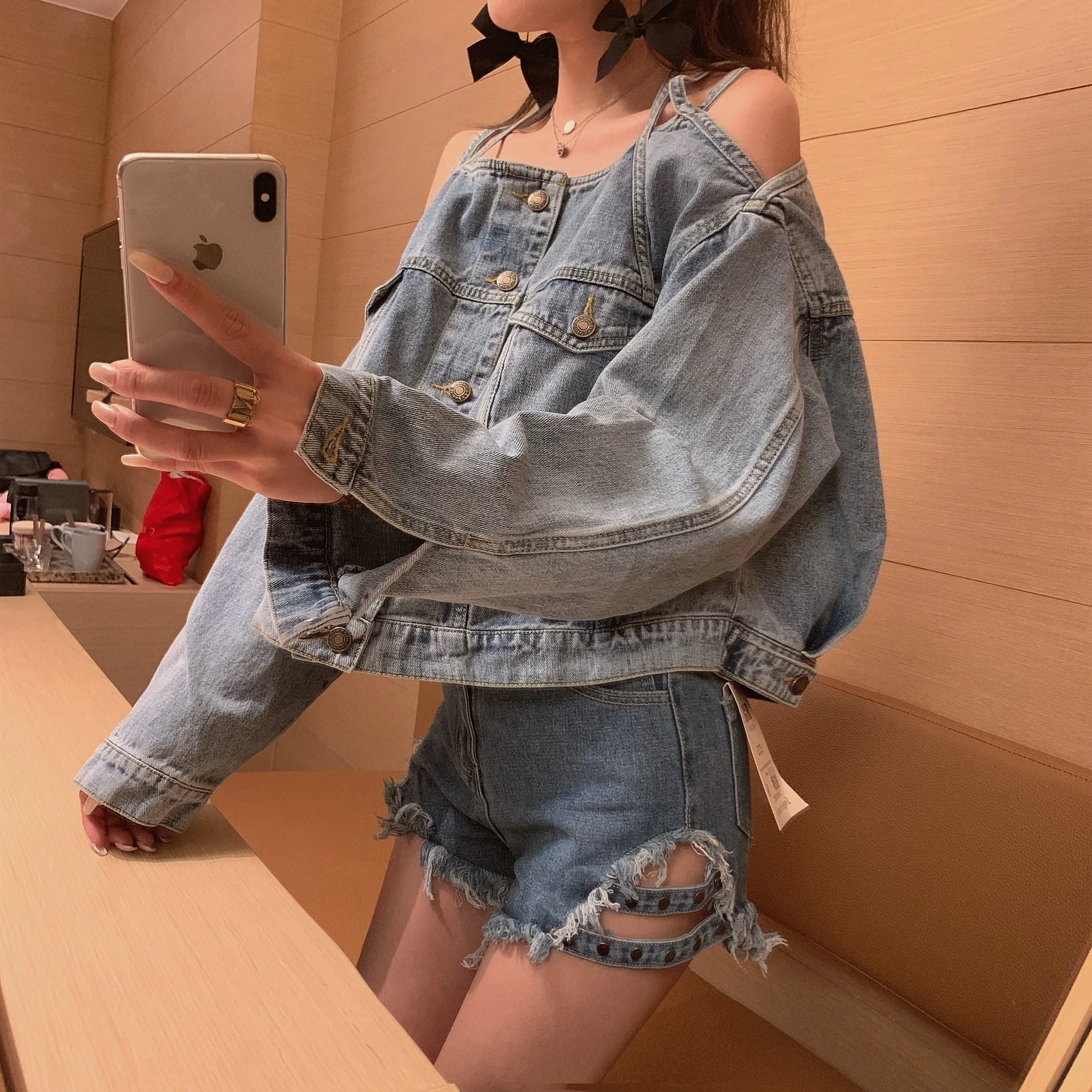 

iMucci Denim Jacket Female 2020 New Summer Spring Loose Korean Long-sleeved Gown Strapless Short Jacket Ins Tide