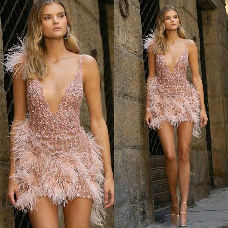 

Chic Pink 2020 Short Cocktail Gown Dresses With Feather Sparkly Beaded Deep V Neck Mini Prom Formal Dress Party Occasion Gowns