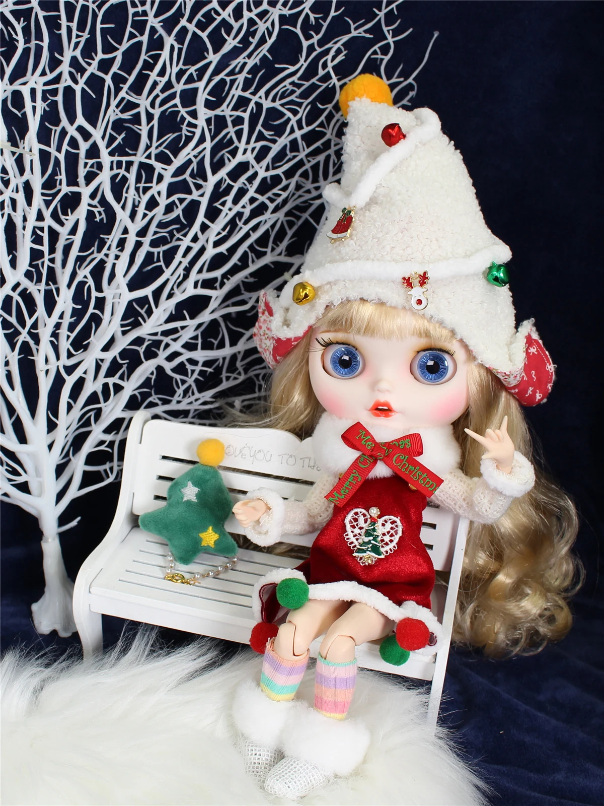 Neo Blythe Doll Christmas Dress With Hat & Socks 2