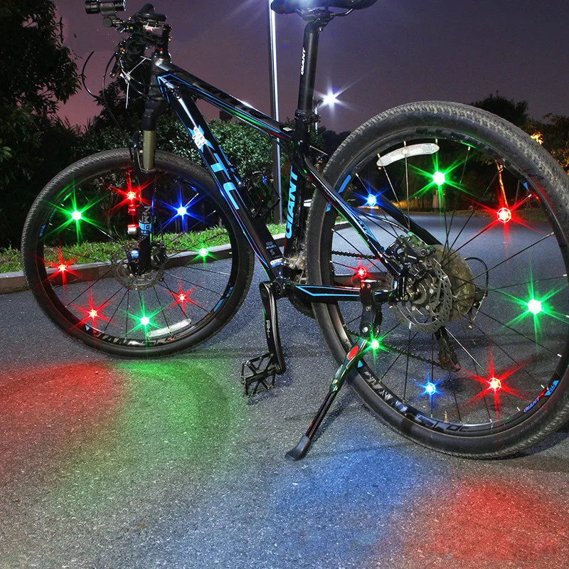 Велосипед со светом. Подсветка для велосипедных колес Wheel Light spoke Light, 20 led. Велотюнинг стелс. Диодная подсветка велосипеда. Светящиеся велосипеды.
