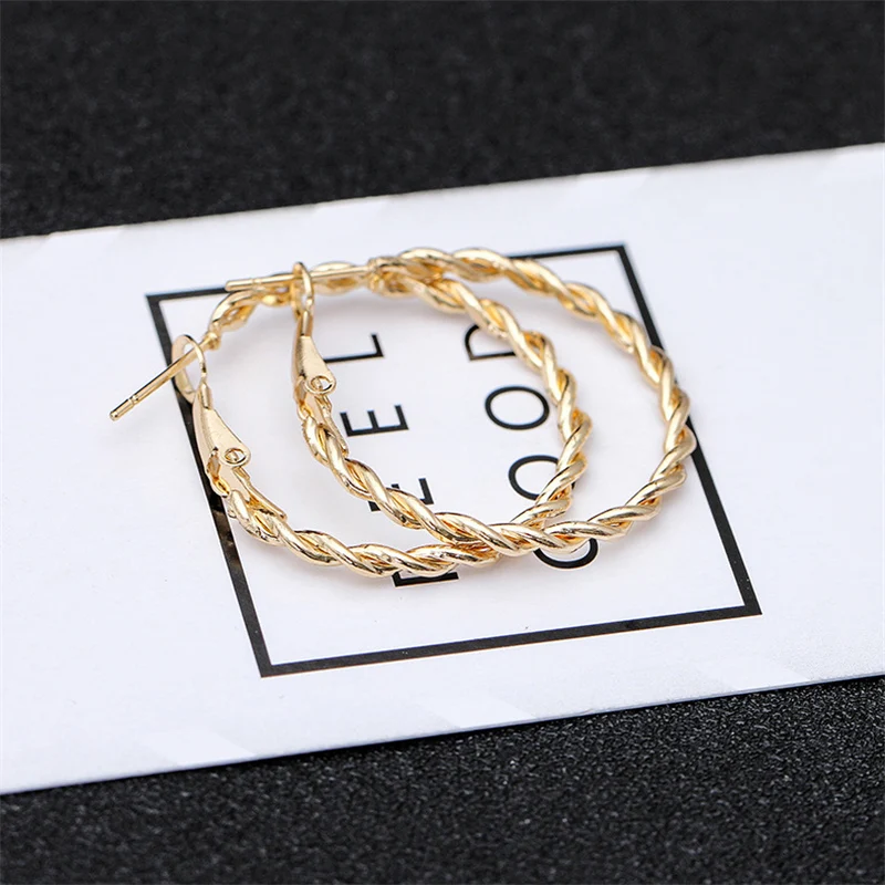 12347950521_1675577996