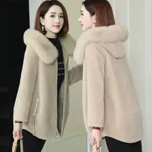 Зимнее пальто из овечьей шерсти, женская короткая куртка, теплая мягкая куртка из искусственного лисьего меха с капюшоном на молнии, модная женская плюшевая одежда