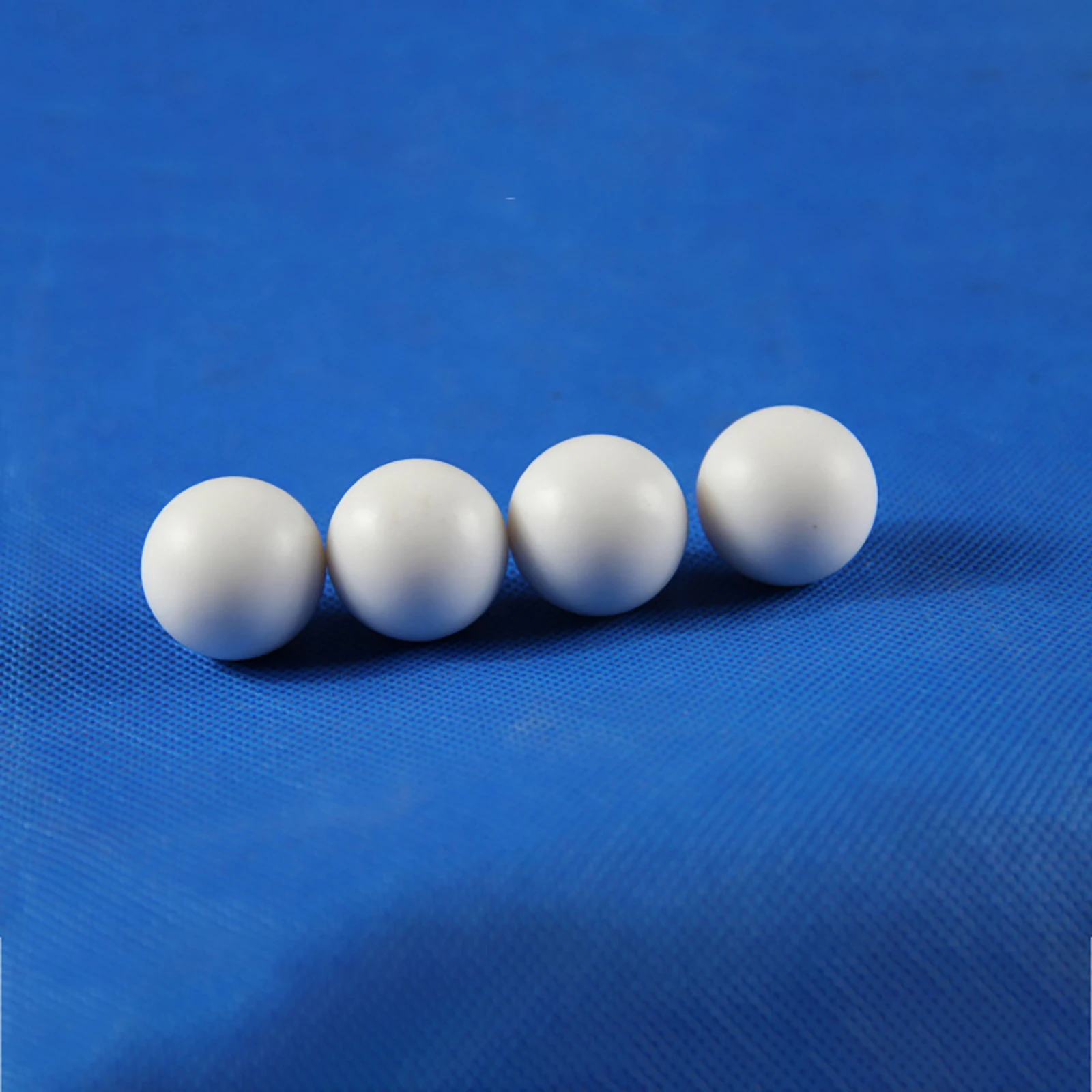 Dia 3-63 mm PTFE Spheres PTFE Ball Diaphragm Pumps Seal Balls Valve Balls White 