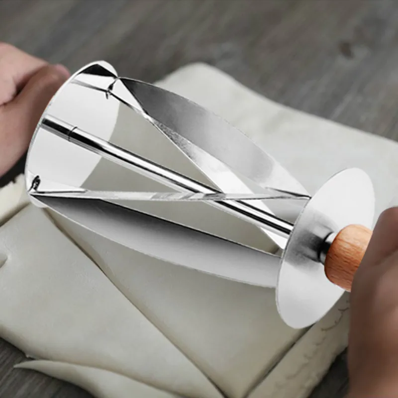 Croissant cuticle roller stainless steel croissant knife triangle dough croissant dough cutter kitchen bakery tools WJ11069