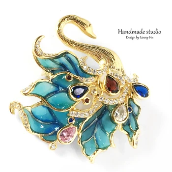 

CCijiNG Peafowls Brooches Women Freshwater Brooch Zircon Jewelry Elegant Maple Lapel Pins High Quality XZ0006