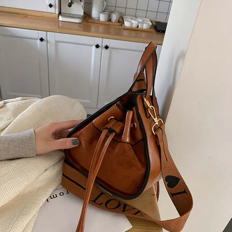 Модная женская сумка через плечо из искусственной кожи, известный дизайнер, винтажные сумки через плечо с буквенным принтом, Лидер продаж, женские повседневные сумки-мессенджеры - Color: Light Brown