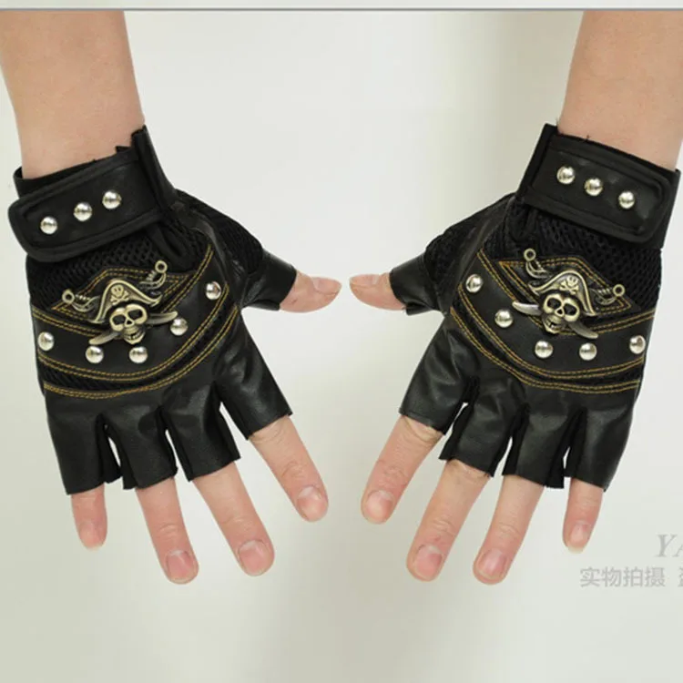 

Eldiven Men's Outdoor Climbing Pirate Skull Head Personality Rivets Half-finger Leather Sports Gloves Lovers Riding Handschoenen