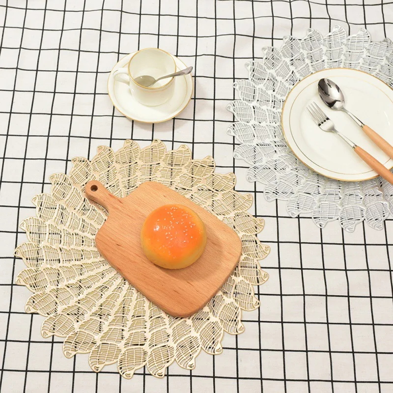 

PVC Household Hollow Placemat Table Decoration Conch Pattern Placemat Gold Silver Stamping Household Table Decoration Accessorie