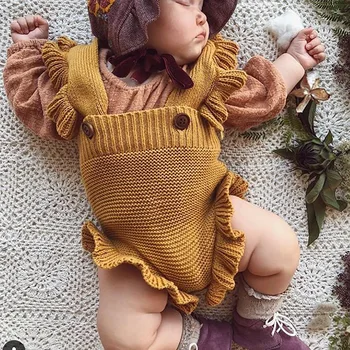

Baby's Jumpsuit knitted Ruffle shoulder strap baby girl's sweater with suspender, hip pack and short leg breeches