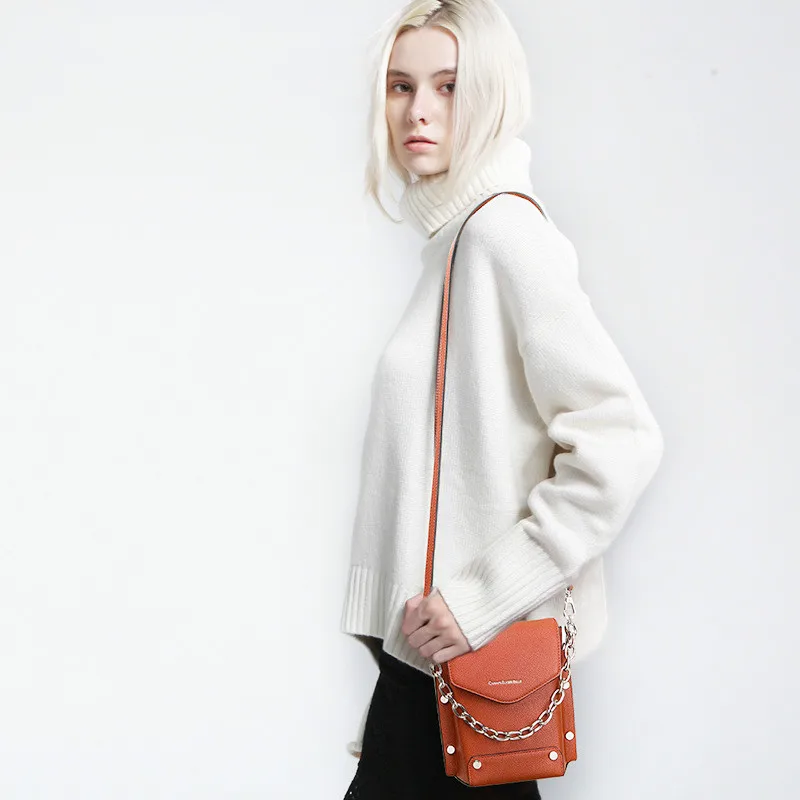 Новинка 2020 женская сумка с заклепками и клапаном новая дизайнерская на плечо